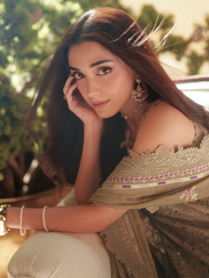 D-113-A | 3 PC Luxury Lawn