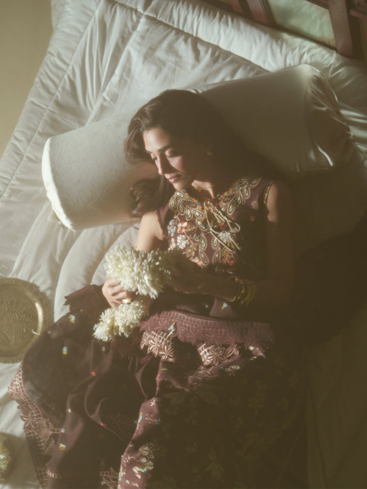 D-117-B | 3 PC Luxury Lawn