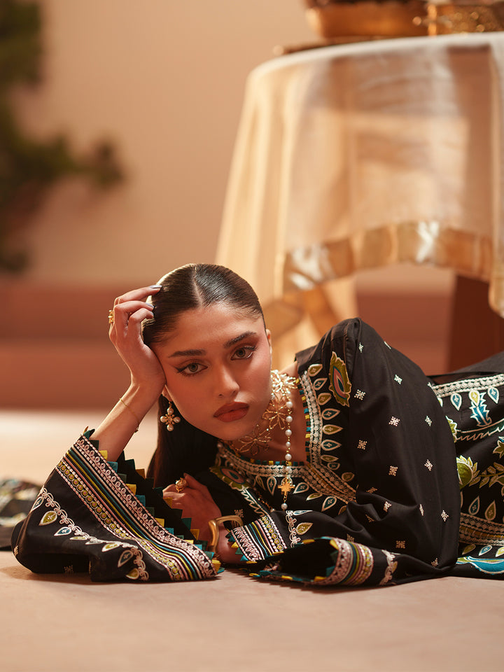 D-118-B | 3 PC Luxury Lawn