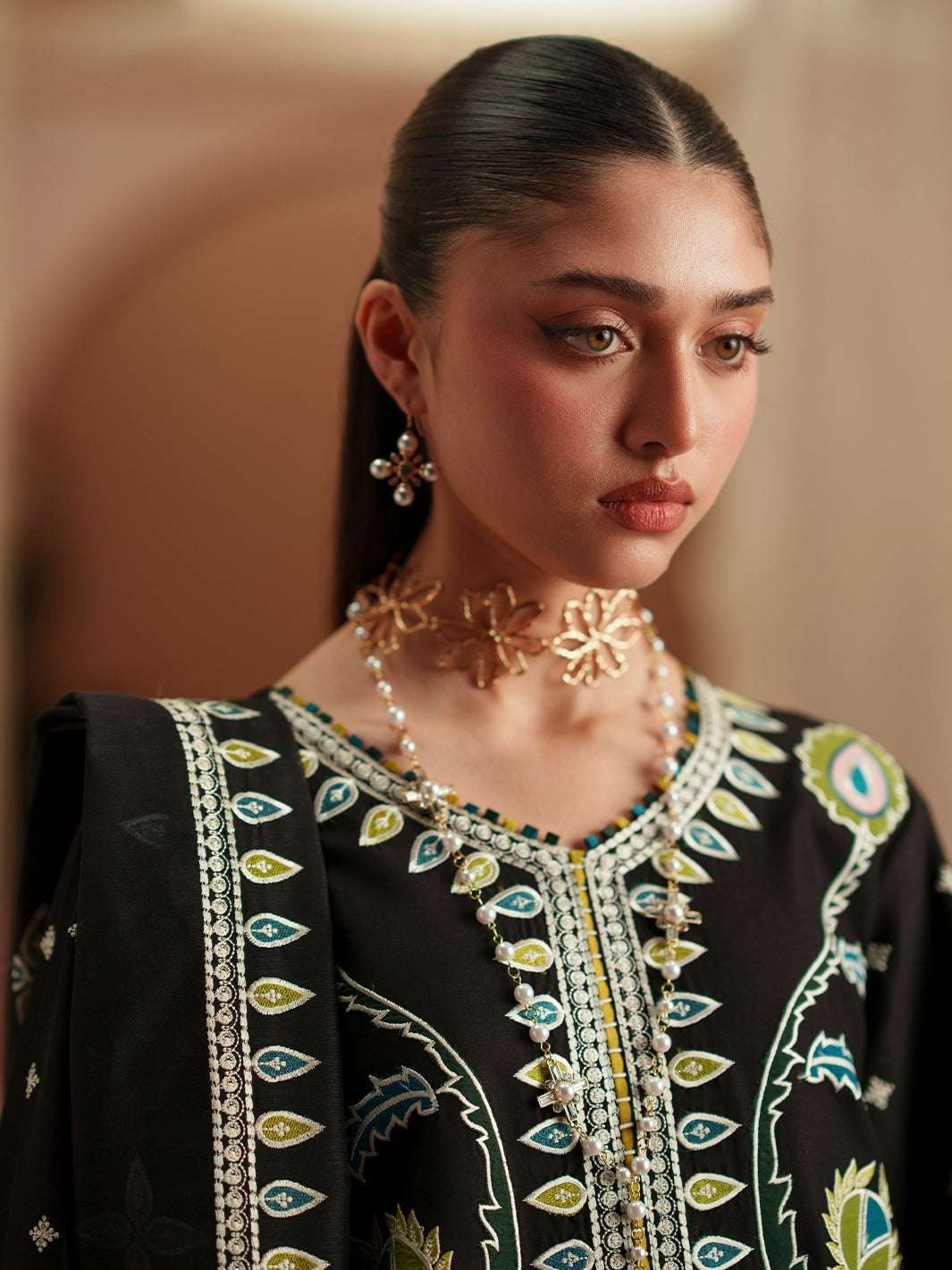 D-118-B | 3 PC Luxury Lawn