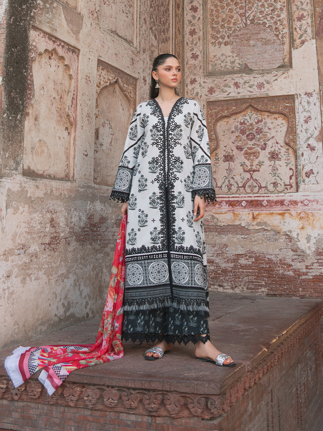 2082 - A | 3 PC Lawn