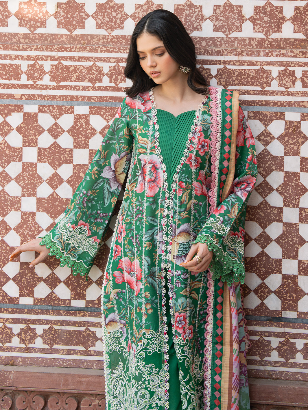 2085 - D | 3 PC Lawn