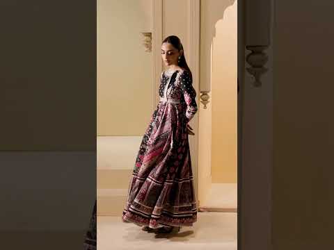 D-115-B | 3 PC Luxury Lawn